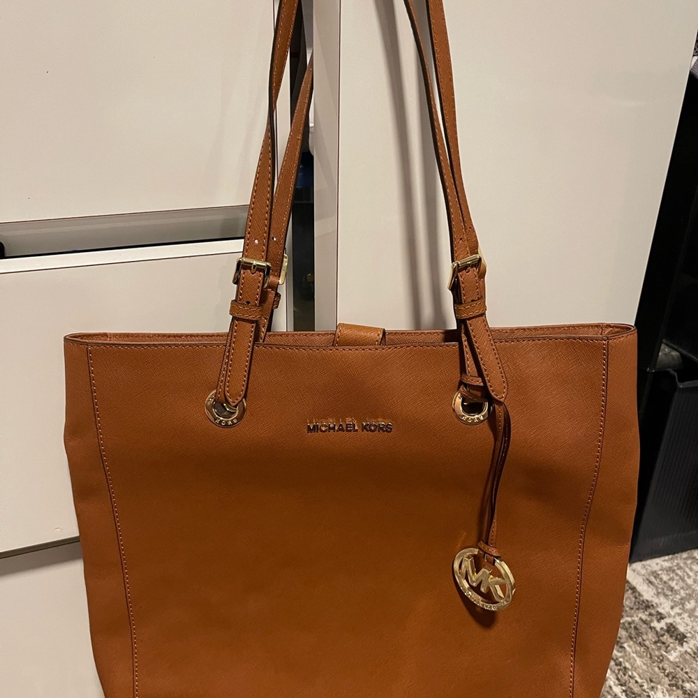 Brand New Michael Kors Tote Bag but No price Tag and No Box (with dust bag)